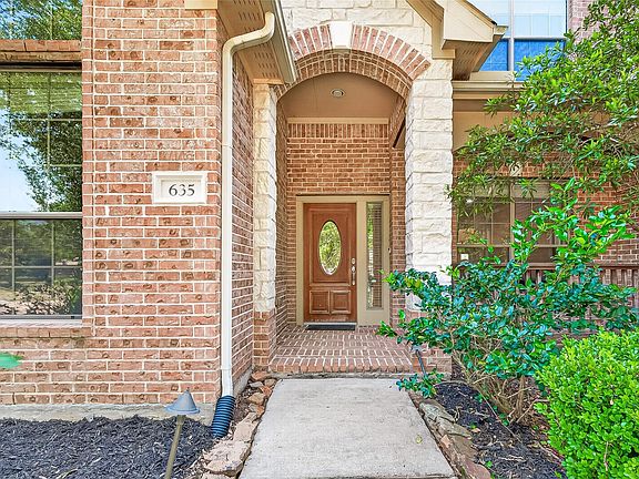 4th image of 635 Doscher Ln