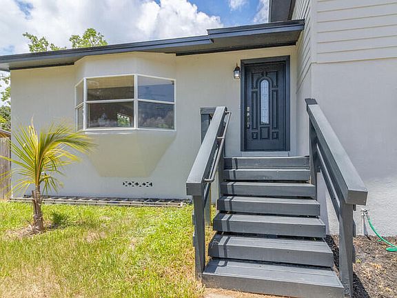 3rd image of 1740 Country Ln
