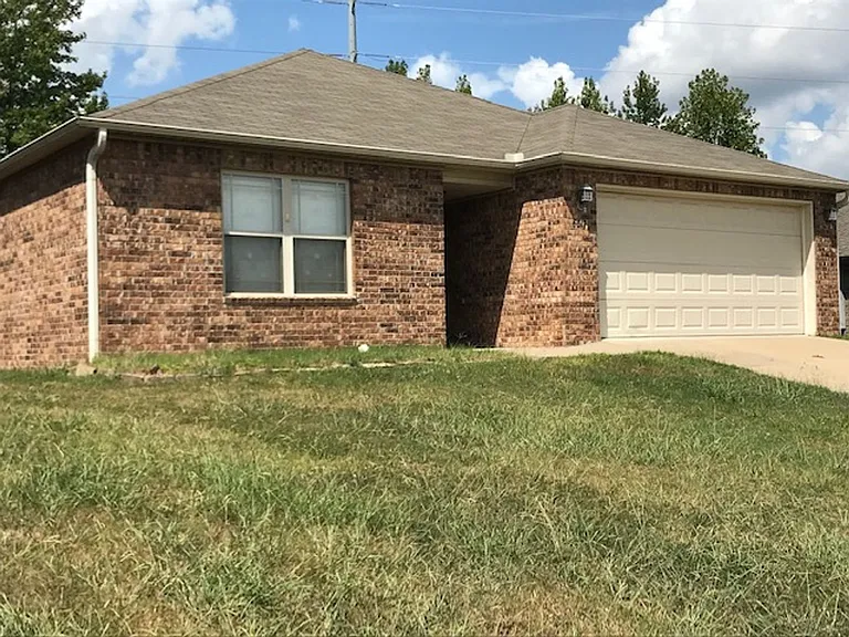 6017 Trammel Estates Dr — Photo 1
