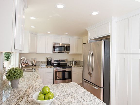 4th image of 412 Curie Dr
