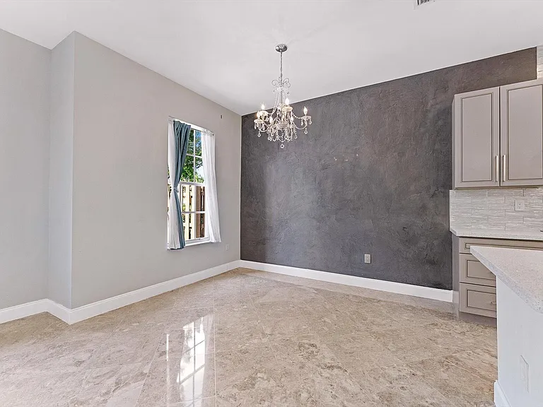 6884 Julia Gardens Dr — Photo 15