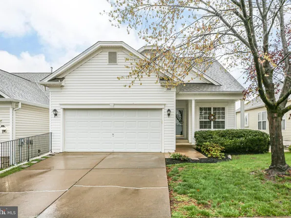 200 Smithfield Way, Fredericksburg, VA 22406