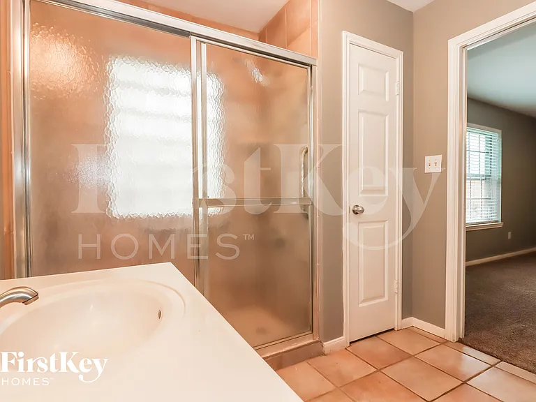 3225 Continental Dr — Photo 16