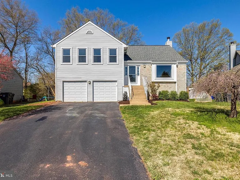 10276 Racquet Cir — Photo 17