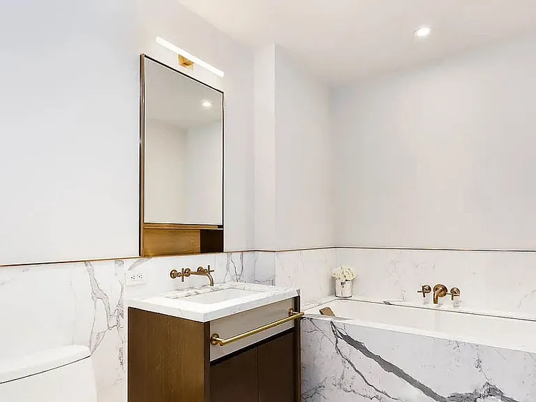 305 E 51st St #7H — Photo 4