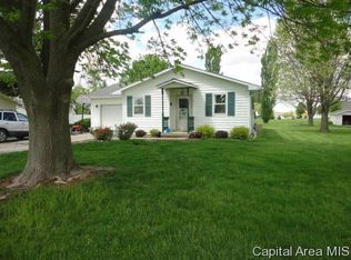 3317 Sunset Dr, Taylorville, IL 62568