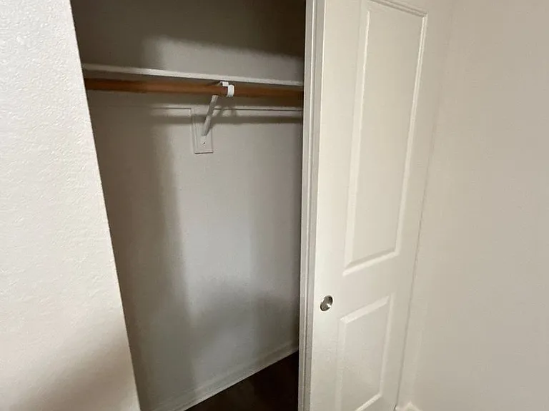 903 Bryan Ct — Photo 23