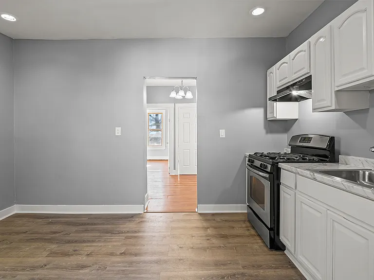 61 Brenner St #2 — Photo 6