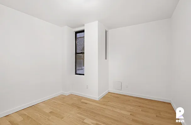 Rented by REZI | media 23