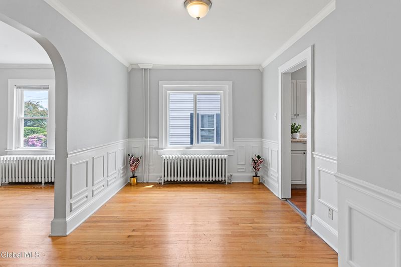 5th image of 14 Woodside Avenue