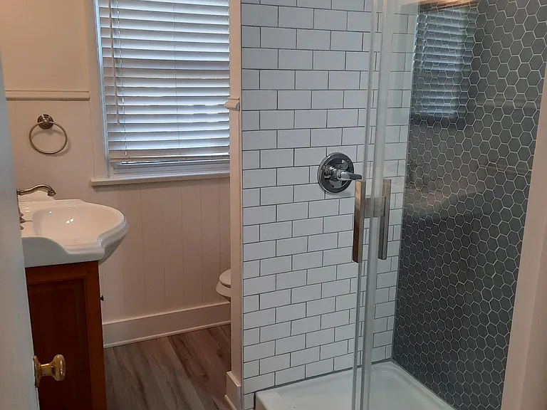 924 Corey St — Photo 4