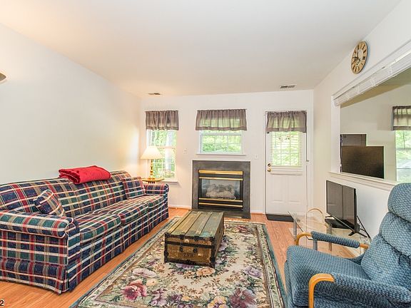 3rd image of 1406 Bedford Dr #1406