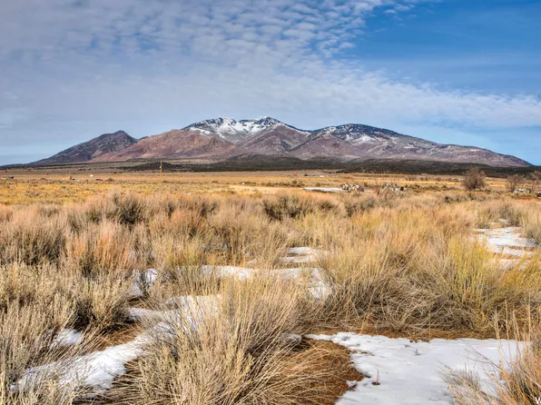 17 Dean Ct, La Sal, UT 84530