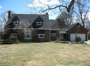 6561 Crossview Rd, Seven Hills, OH 44131