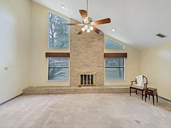 5th image of 12211 Lieder Dr