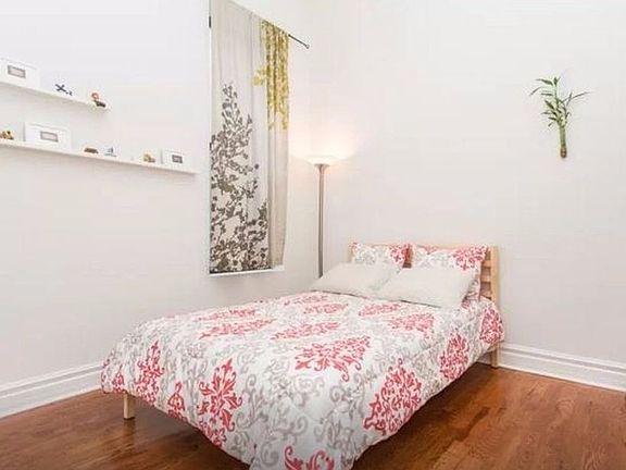 2nd image of 2225 N Lincoln Ave #1C