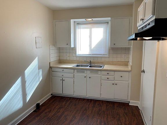 3rd image of 4249 Atwood Ave