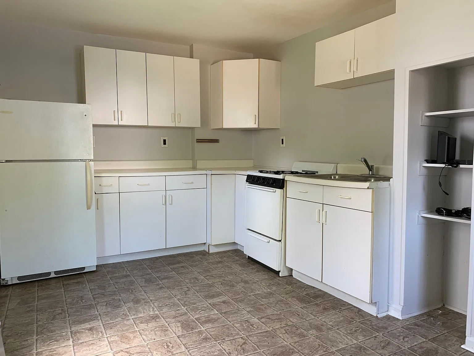 135 Main St — Photo 1