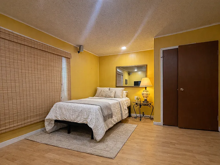 3703 W Hepburn St — Photo 6