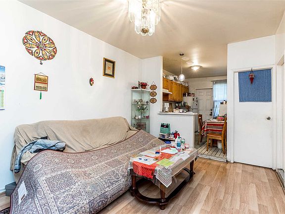 3rd image of 3249 108th St