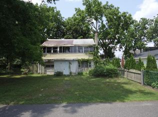 1 Marl Rd, Farmingdale, NJ 07727