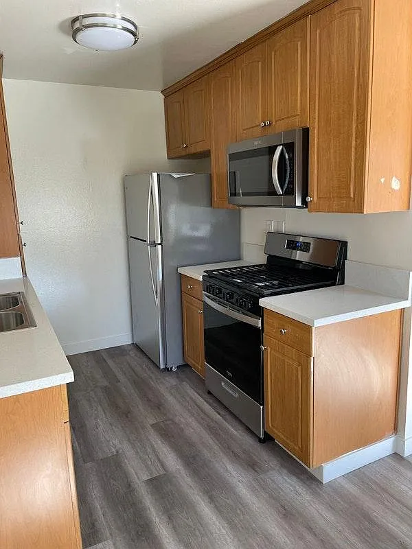 131-Whittier Terrace Apartments — Photo 1