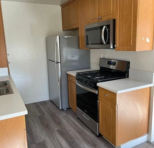 131-Whittier Terrace Apartments — Photo 1