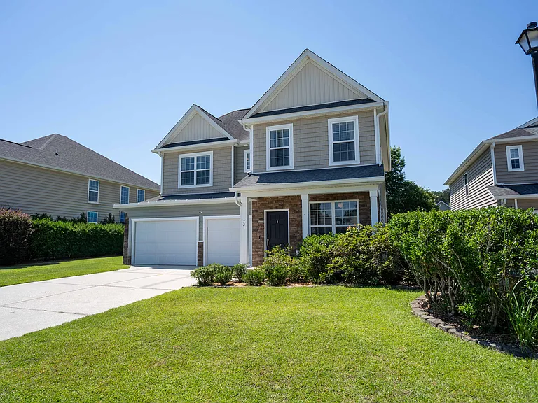 221 Berwick Dr — Photo 1