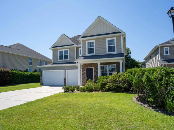 221 Berwick Dr, Summerville, SC 29483