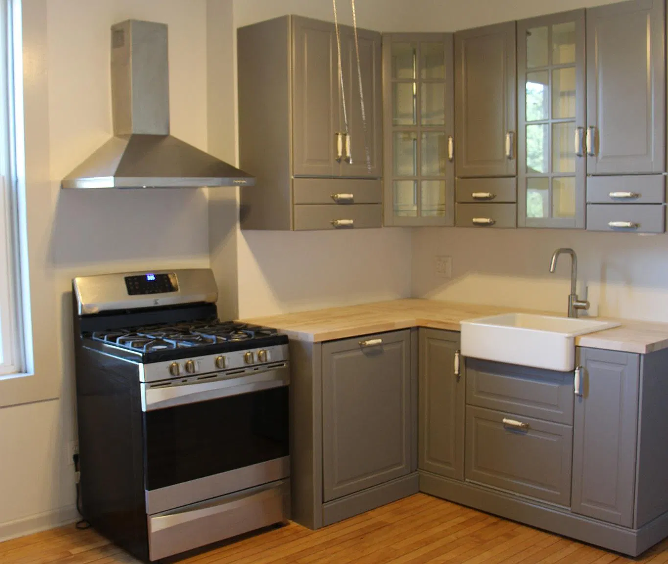 3 bed, 1300 sqft, $2,500 — Photo 1
