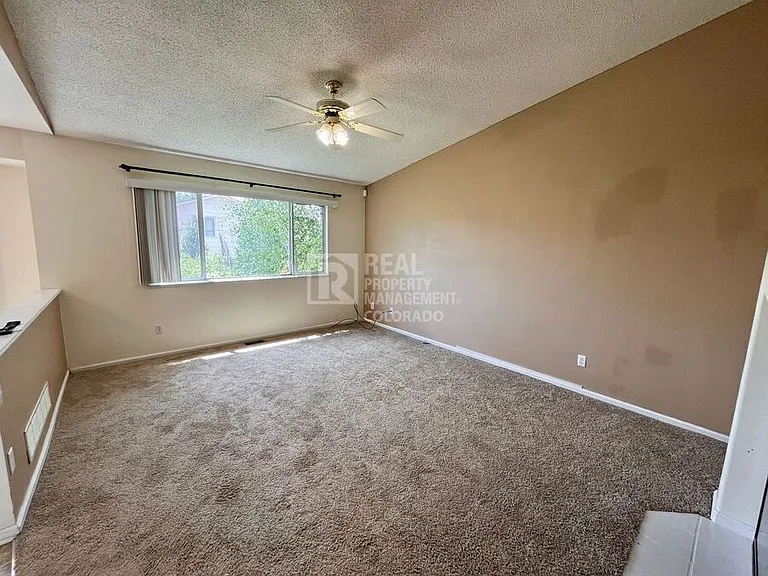 5934 Fossil Dr — Photo 4