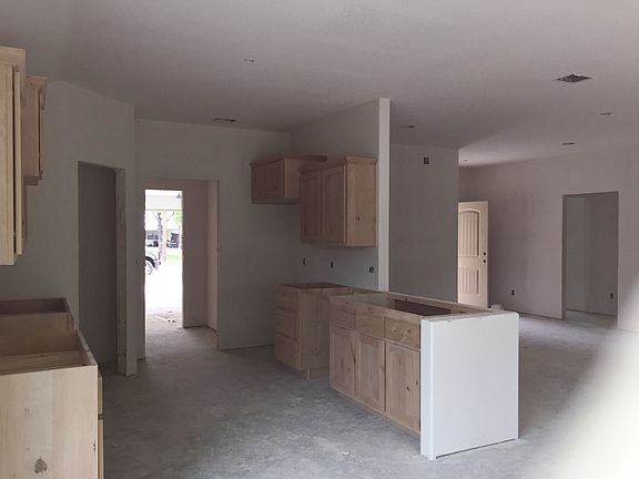 5th image of 704 N Pierce St