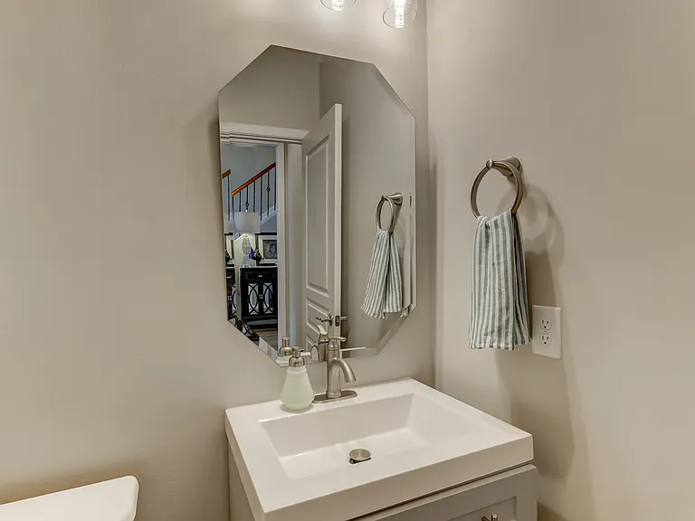 905 Lyndley Dr — Photo 19