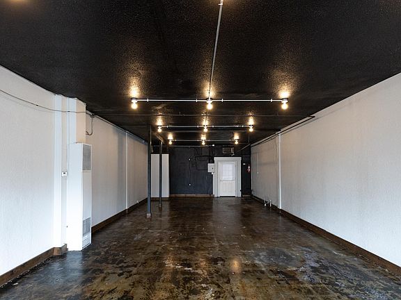 5th image of 5222 S Tacoma Way