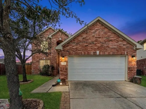 17806 Serene Shore Dr, Cypress, TX 77429