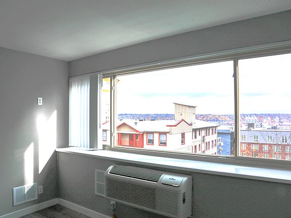 2nd image of 402 Saint Helens Ave APT 102