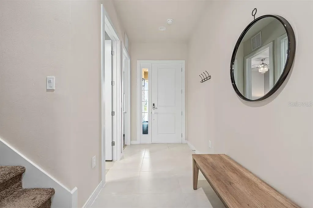 3 bed, 3.0 bath, 1530 sqft, $2,500 — Photo 2