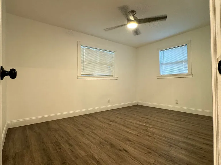 9422 SW 51st St — Photo 17