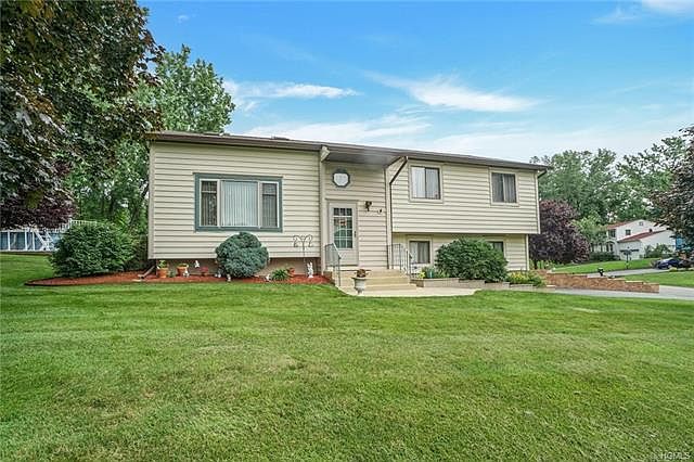 1st image of 30 Creamery Dr
