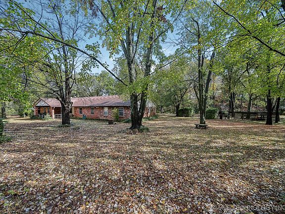 3rd image of 4705 N Walnut Dr