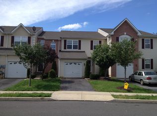 7053 Hunt Dr, Macungie, PA 18062