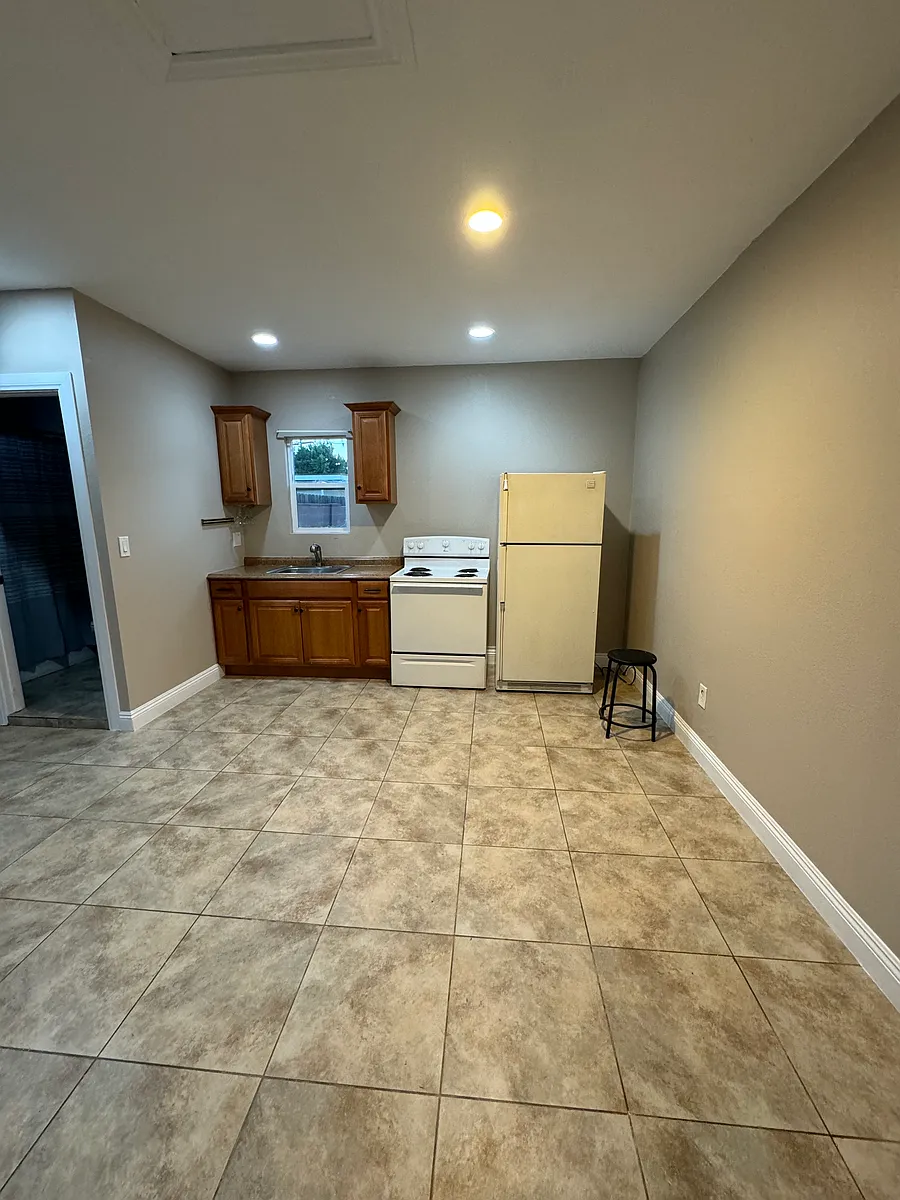 Building Photo - 13564 Sunburst St #RARE