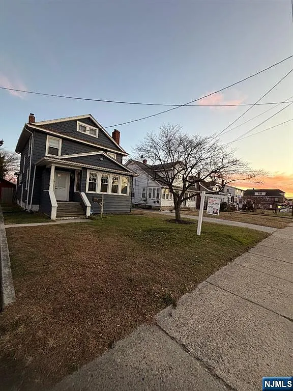 140 N Broadway photo 1