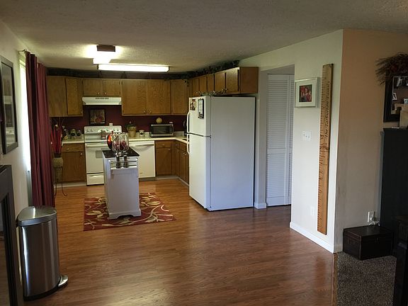 2nd image of 320 Porter Dr