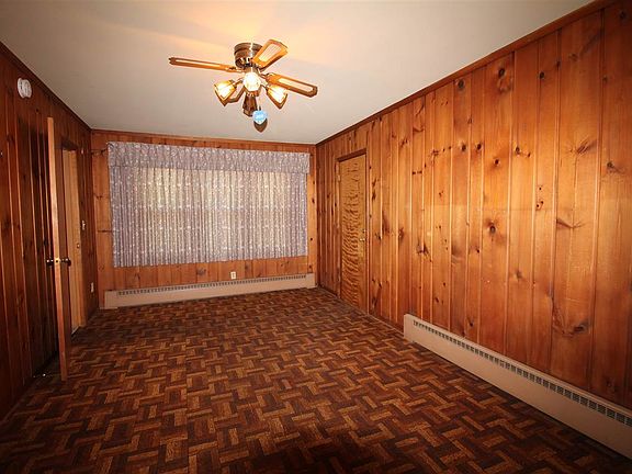 3rd image of 482 N Oakhill Ave