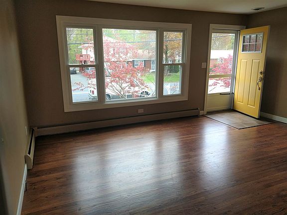 2nd image of 6 Campagna Dr