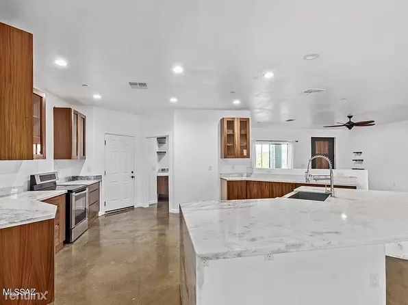 1992 W King Ave, Tucson, AZ 85713