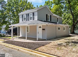 27 E Phoenix Ave, Lawnside, NJ 08045