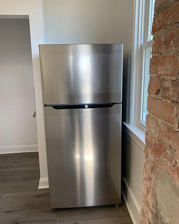 Kitchen (Stainless steel appliances)