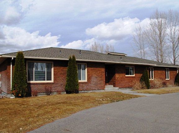 2nd image of 670 W Riverview Dr